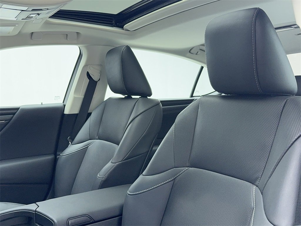 Used 2023 Lexus ES 350 w/ Premium Package image 32
