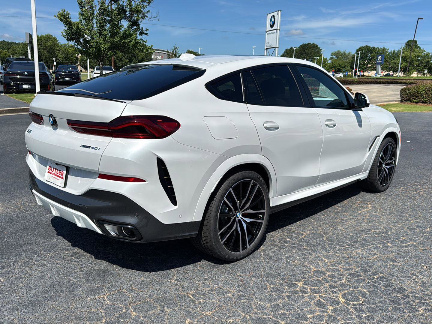 New 2026 BMW X6 xDrive40i w/ Executive Package image 5