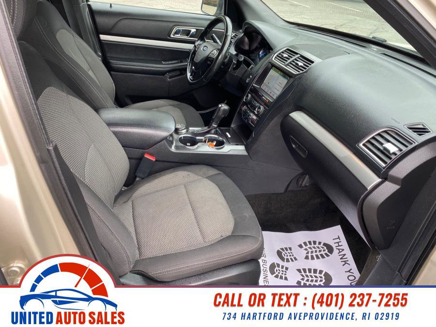 Used 2017 Ford Explorer XLT w/ Equipment Group 201A image 13