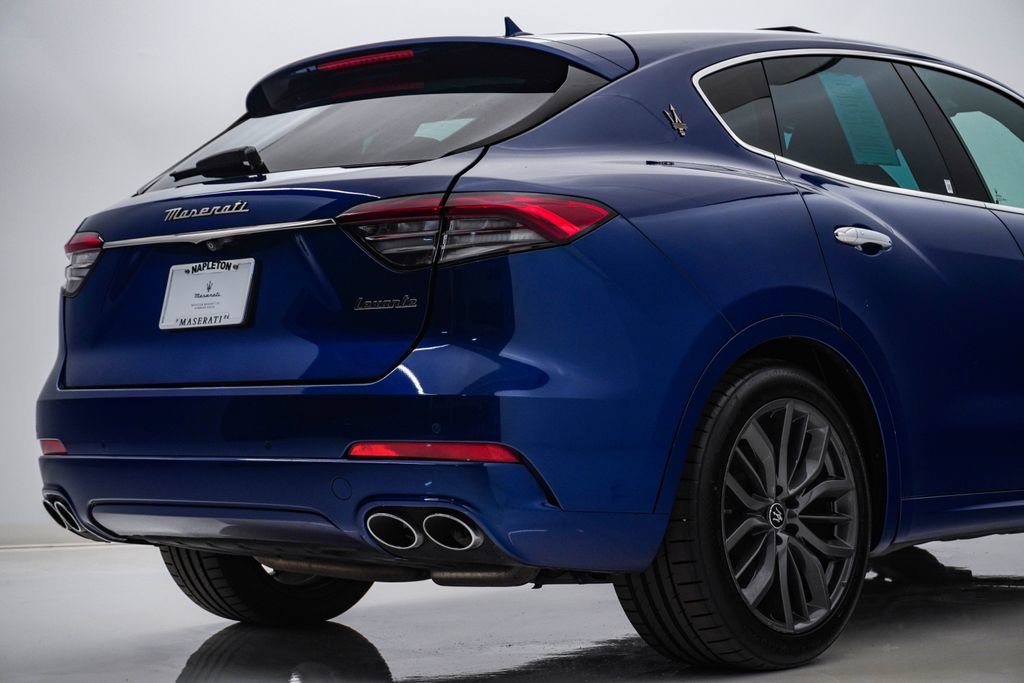Used 2024 Maserati Levante GT Ultima AWD/4WD image 11