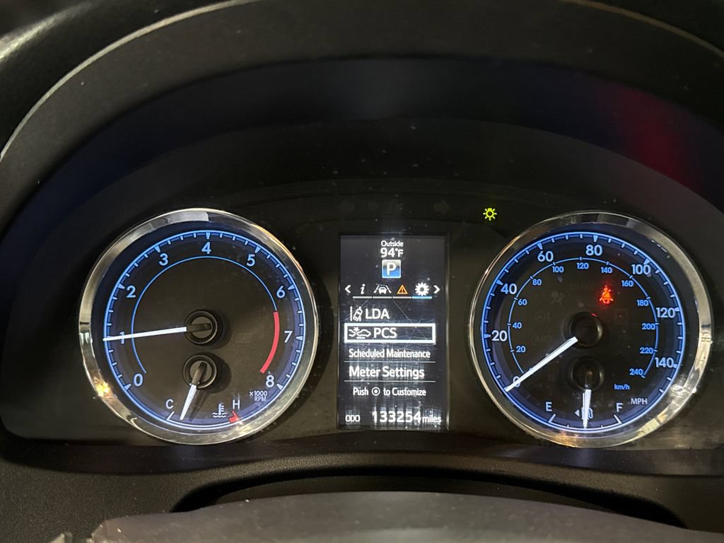 Used 2018 Toyota Corolla SE w/ Body Protection Package FWD image 19