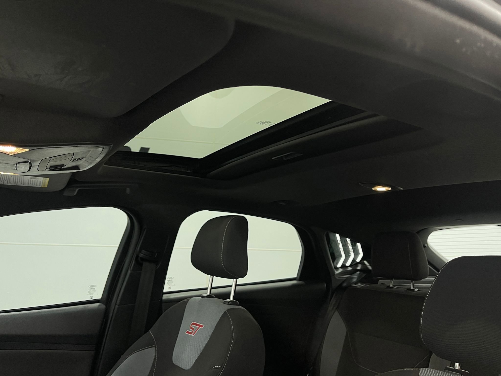 Used 2016 Ford Focus ST image 11