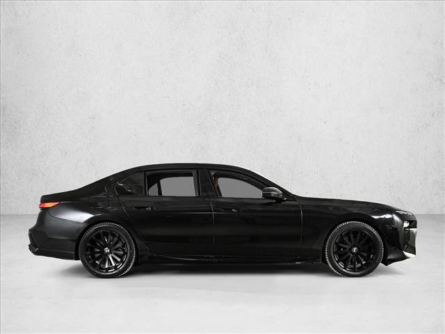 Used 2023 BMW 760i xDrive video 4