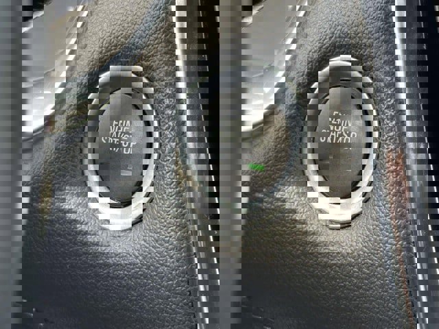 Used 2023 Chevrolet Traverse LT image 25