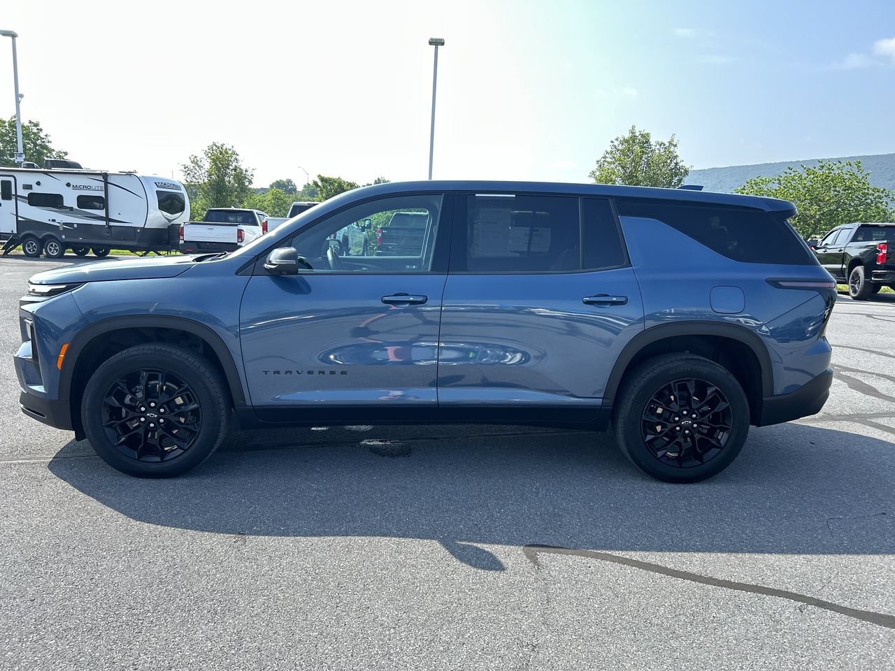 Used 2024 Chevrolet Traverse LS w/ Midnight/Sport Edition AWD/4WD video 4