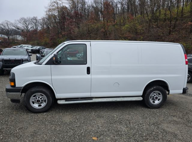 Used 2025 GMC Savana 2500 w/ Driver Convenience Package RWD image 2