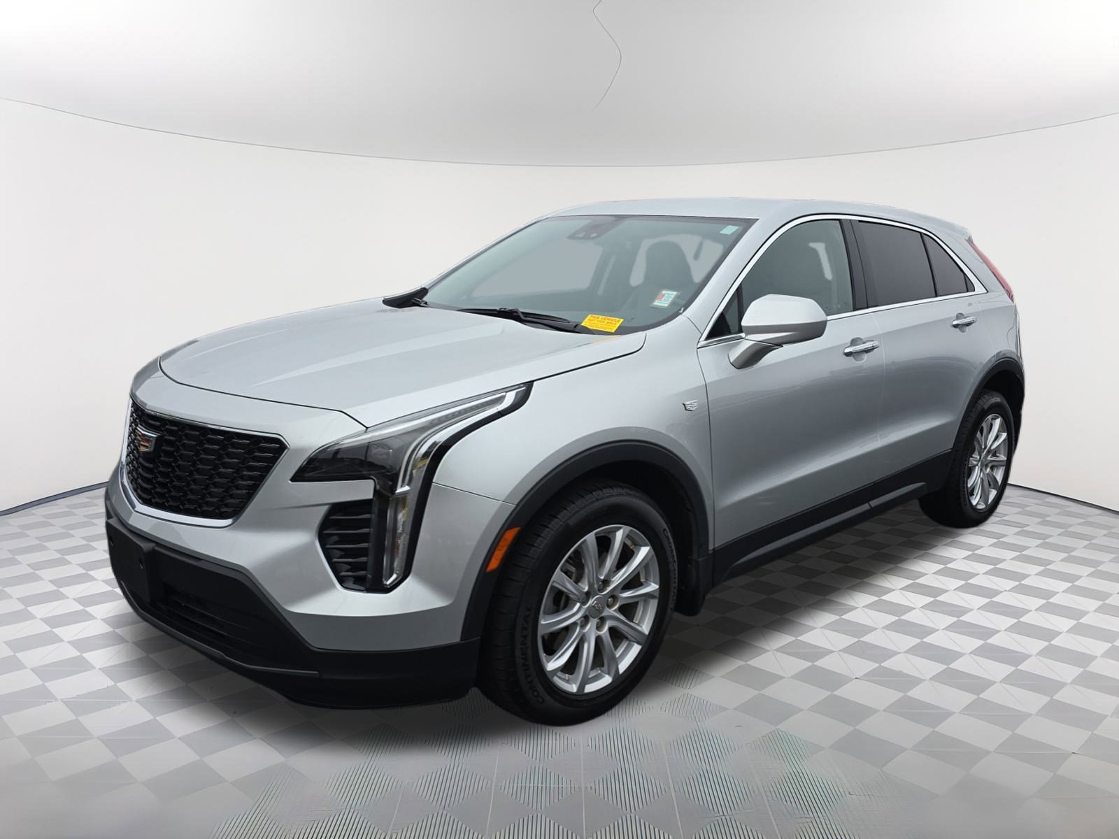 Used 2021 Cadillac XT4 Luxury w/ Cold Weather Package image 9