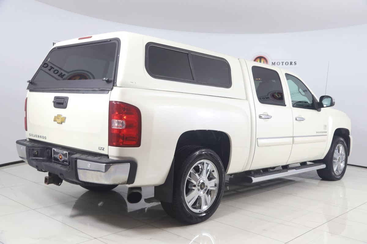 Used 2012 Chevrolet Silverado 1500 LTZ w/ LTZ White Diamond Edition AWD/4WD image 3