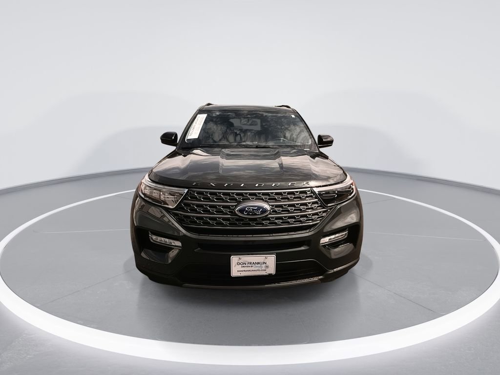 Used 2023 Ford Explorer XLT w/ Equipment Group 202A AWD/4WD image 3