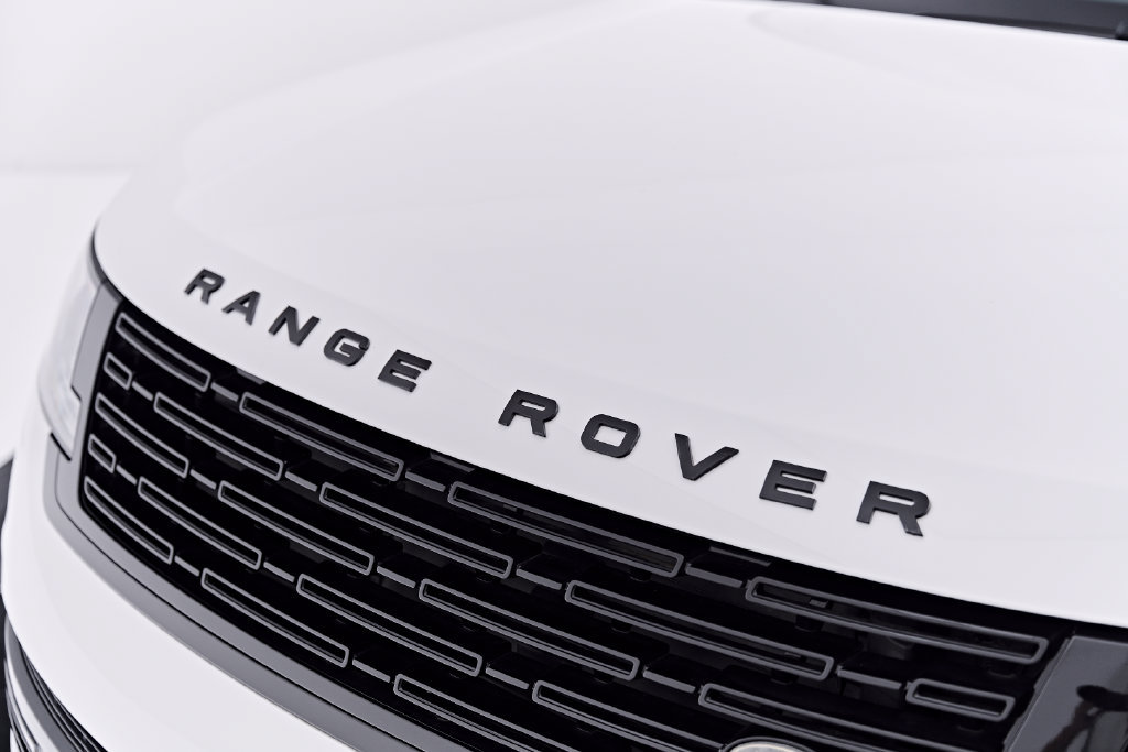 Used 2025 Land Rover Range Rover Long Wheelbase SE AWD/4WD image 18