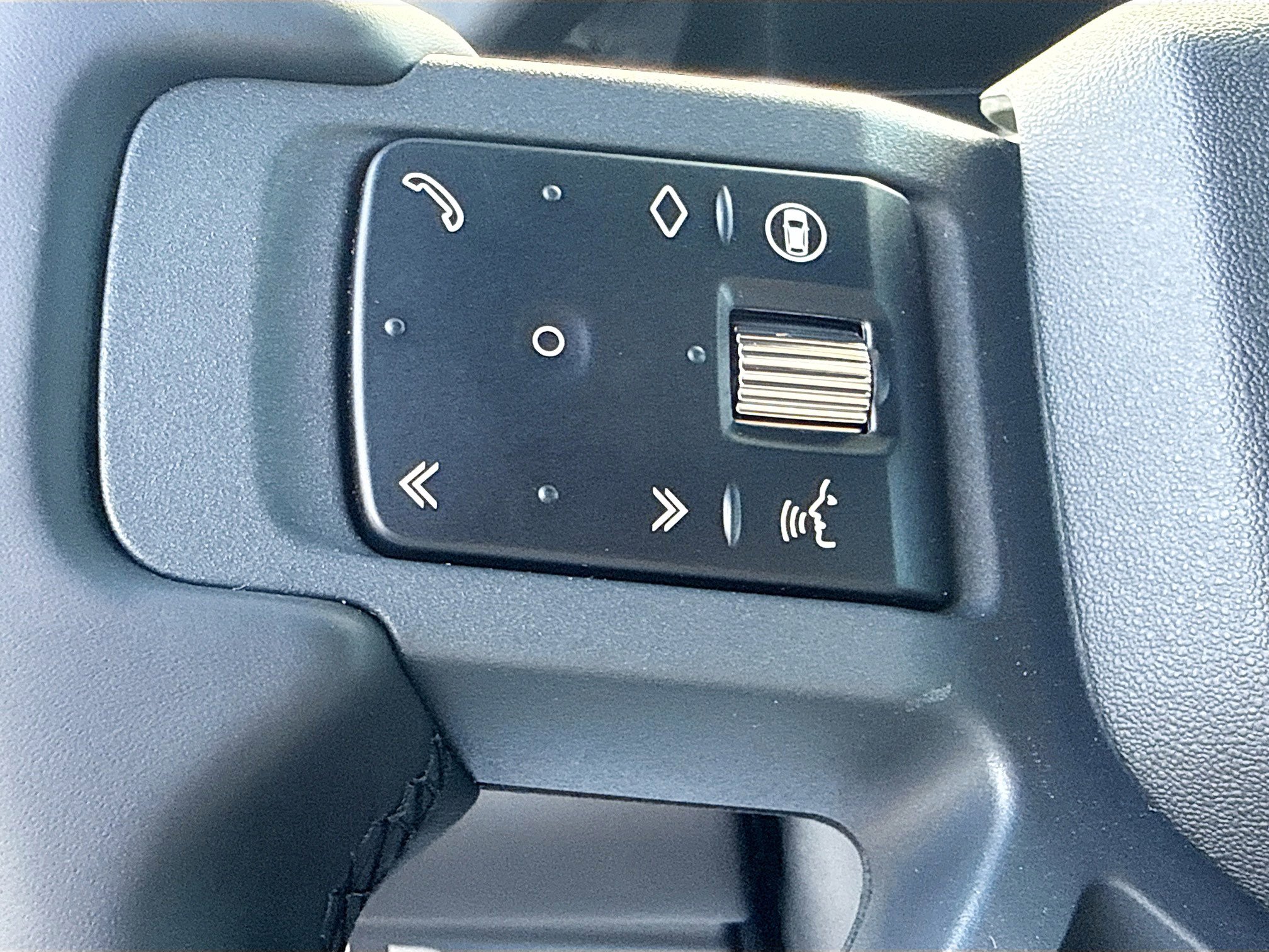 New 2026 Land Rover Defender 110 X-Dynamic SE AWD/4WD image 38