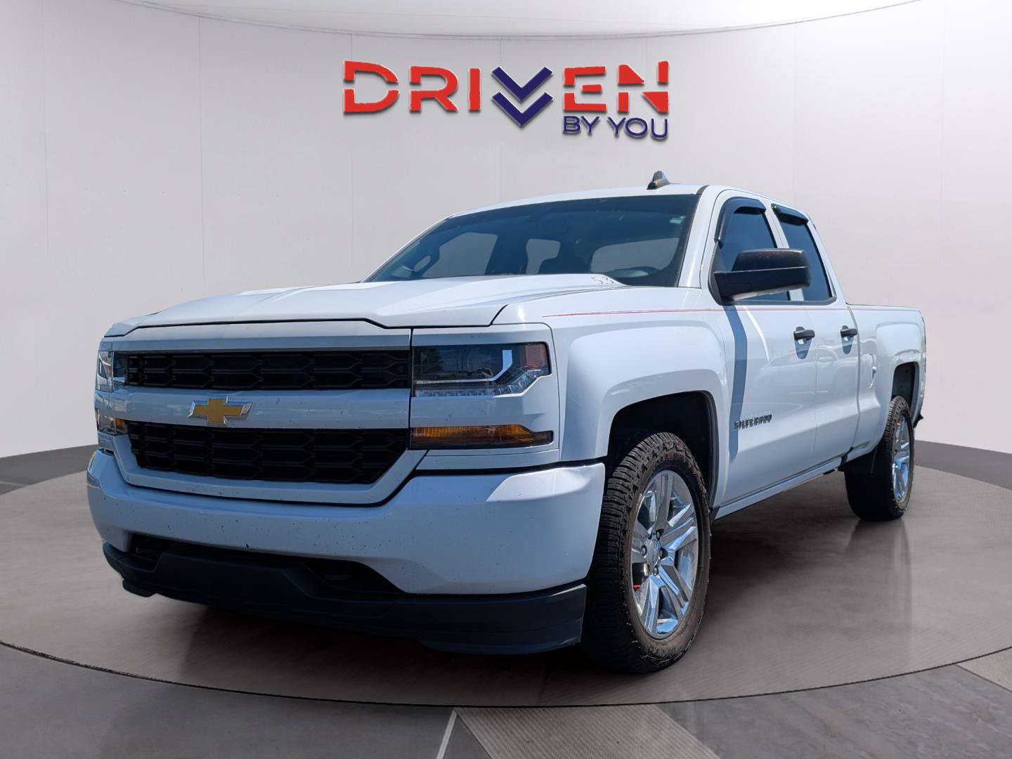 Used 2018 Chevrolet Silverado 1500 Custom w/ Custom Value Package RWD image 3