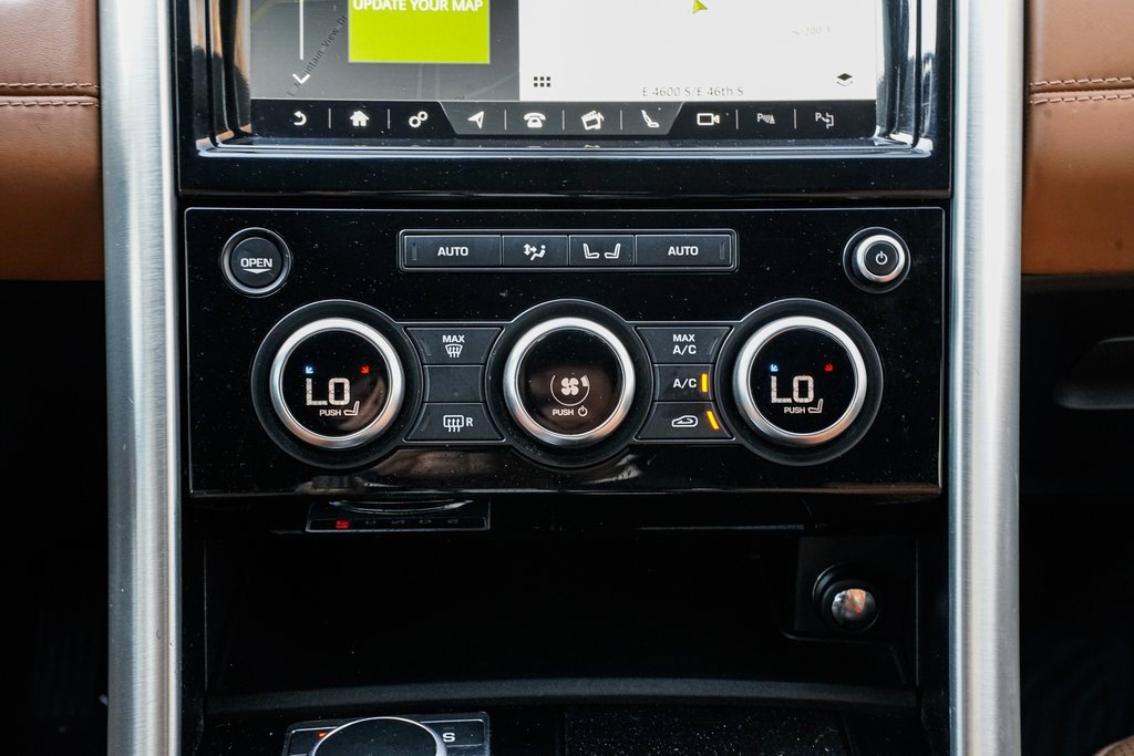 Used 2020 Land Rover Discovery HSE Luxury image 15