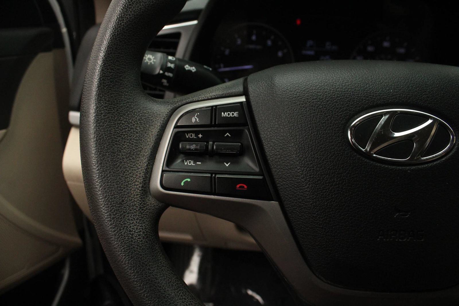 Used 2017 Hyundai Elantra SE FWD image 26