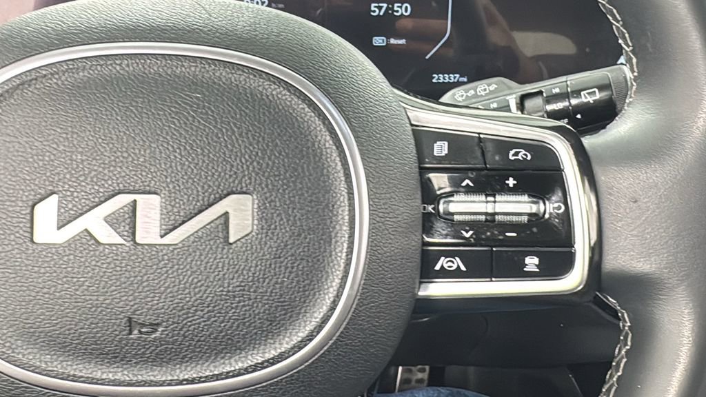 Used 2025 Kia Sorento SX image 24