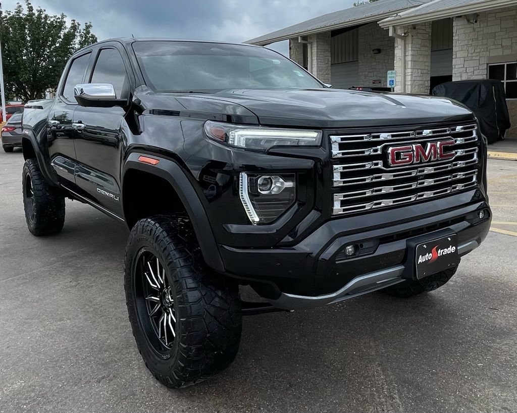 Used 2023 GMC Canyon Denali AWD/4WD image 3