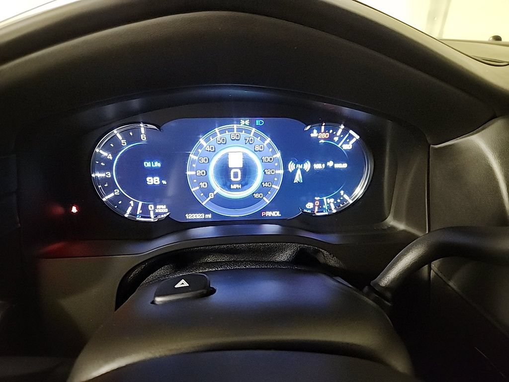 Used 2019 Cadillac Escalade ESV Platinum AWD/4WD image 18