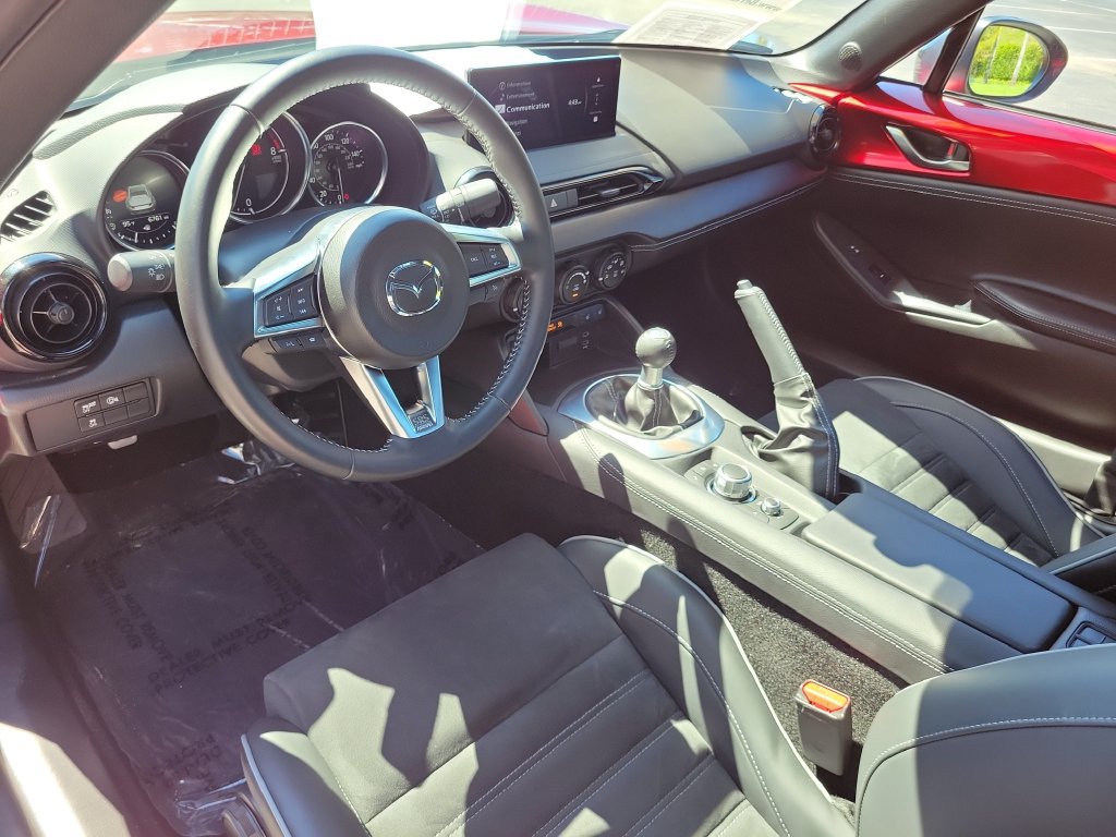 Used 2025 MAZDA MX-5 Miata RF Club RWD image 12