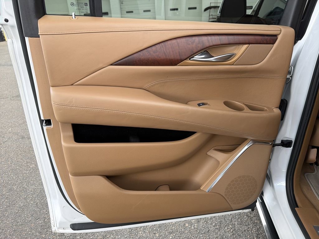 Used 2016 Cadillac Escalade ESV Platinum AWD/4WD image 12