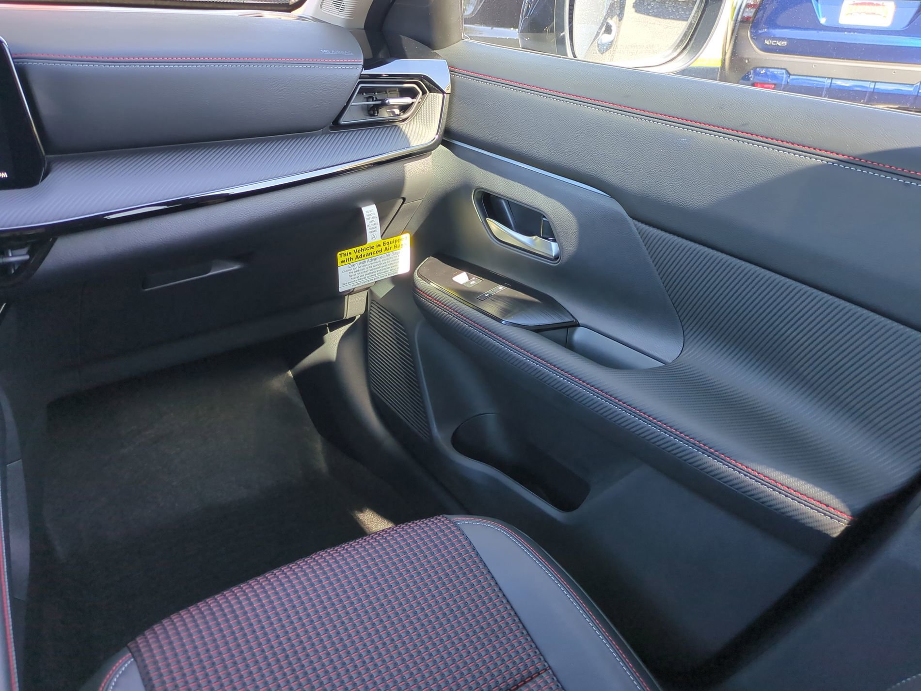 New 2026 Nissan Kicks SR FWD image 17