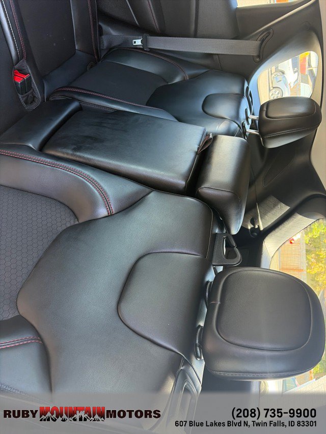 Used 2021 Jeep Cherokee Trailhawk AWD/4WD image 22
