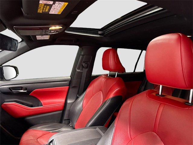 Used 2021 Toyota Highlander XSE image 22