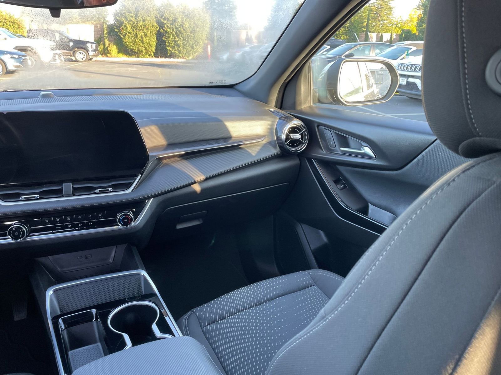 Used 2025 Chevrolet Equinox LT image 29