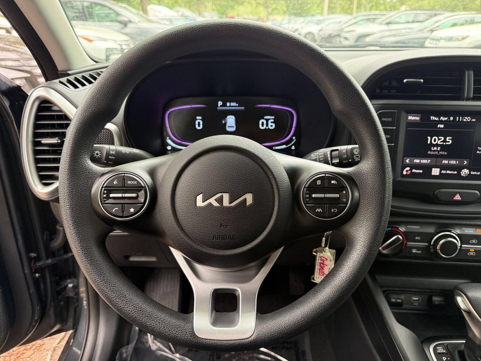 Used 2025 Kia Soul LX w/ LX Technology Package FWD image 25