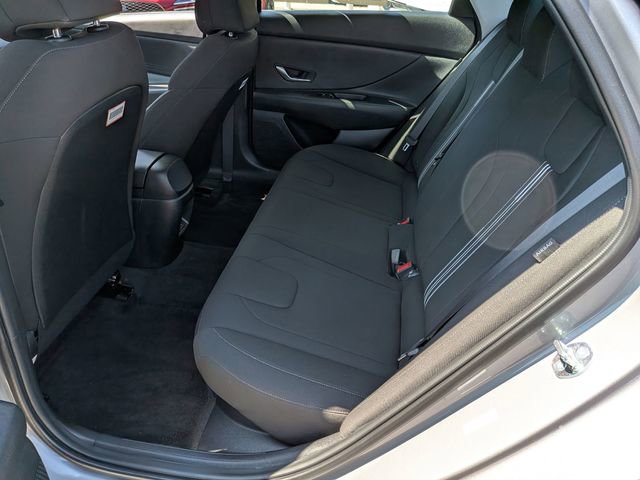 Used 2025 Hyundai Elantra Hybrid FWD image 27