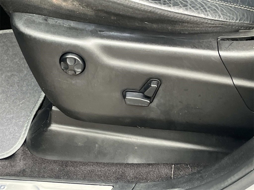 Used 2017 Jeep Grand Cherokee Limited image 11