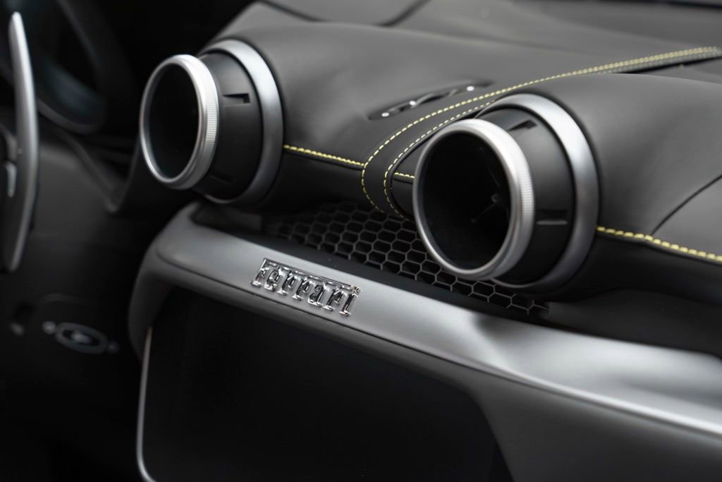 Used 2019 Ferrari Portofino image 40