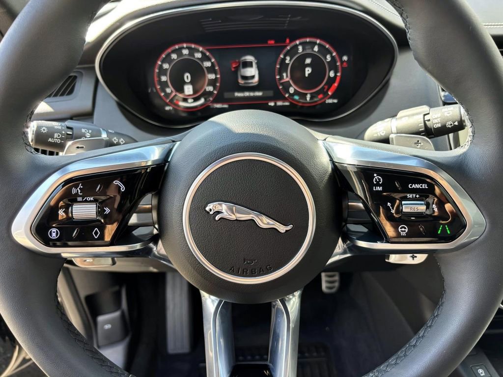 Used 2024 Jaguar E-PACE R-Dynamic SE image 15