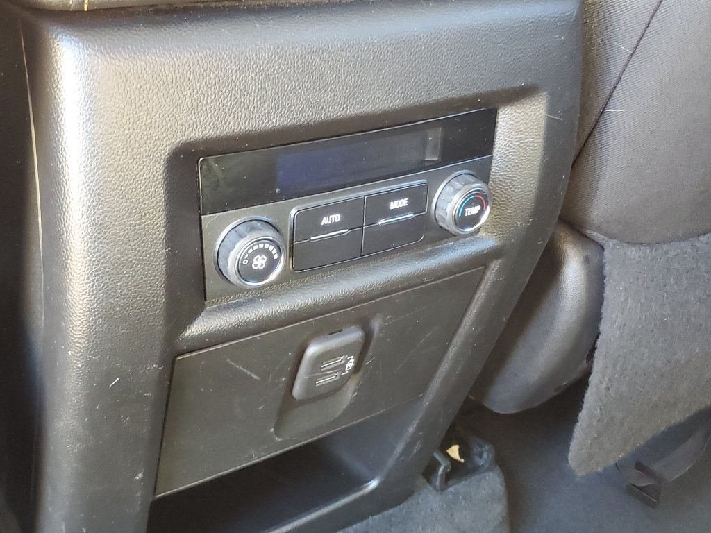 Used 2019 Chevrolet Traverse LT FWD image 31