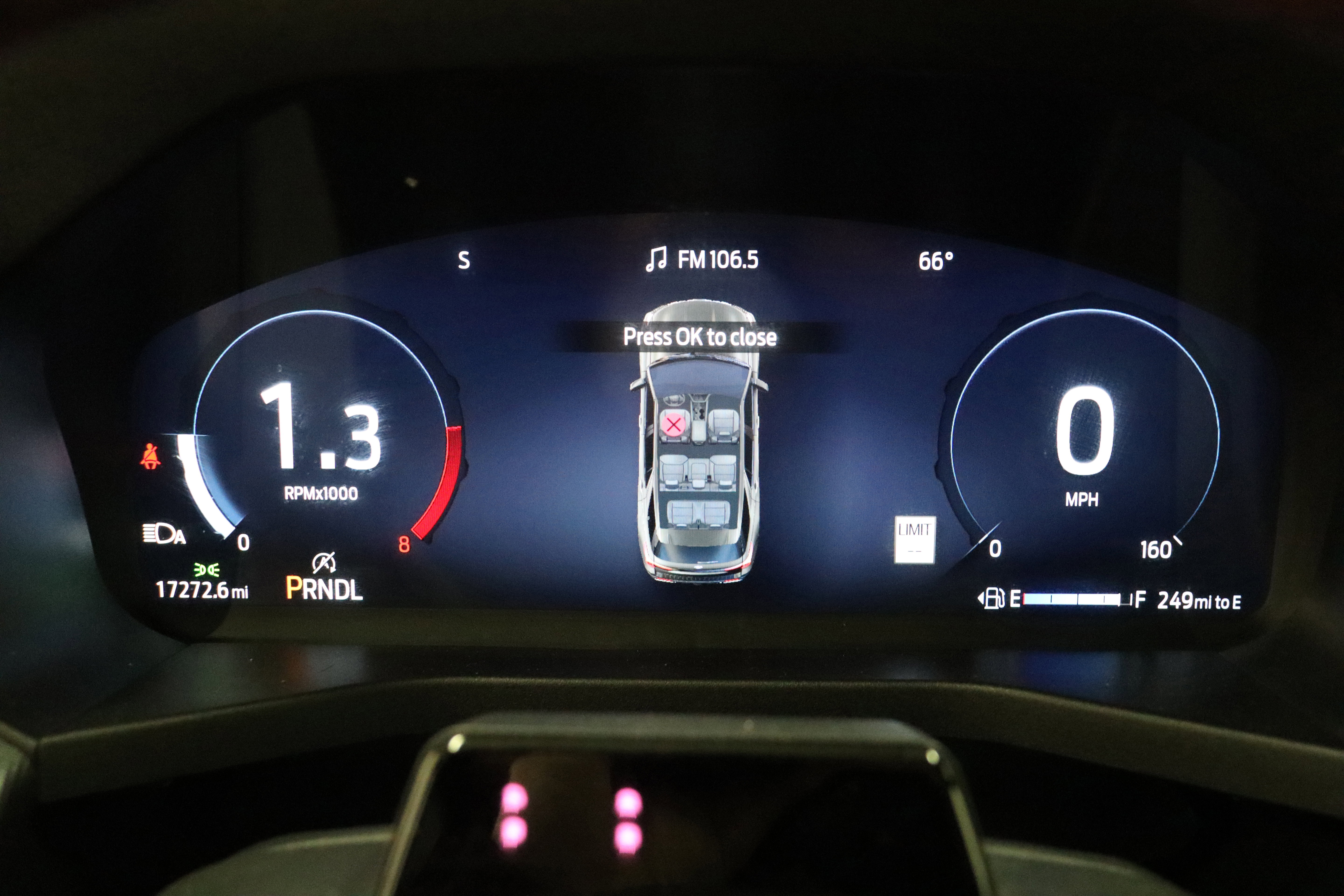 Used 2025 Ford Explorer ST-Line w/ ST-Line Street Pack image 22