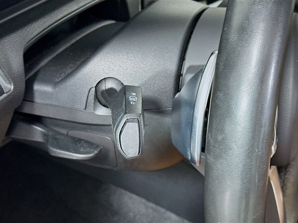 Used 2020 BMW 230i Coupe w/ M Sport Package image 11