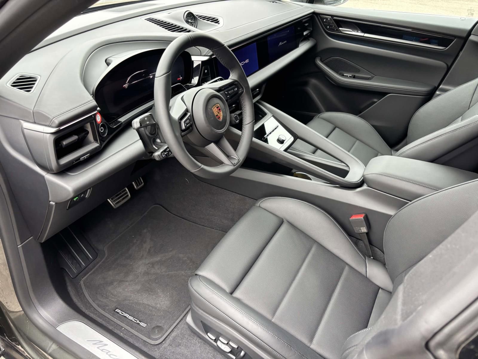 New 2026 Porsche Macan 4S Electric AWD/4WD image 19