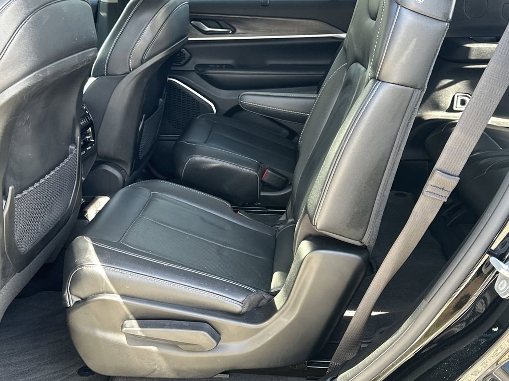 Used 2023 Jeep Grand Cherokee L Limited w/ Luxury Tech Group II image 22