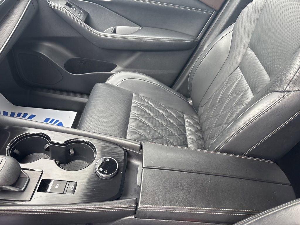 Used 2022 Nissan Rogue Platinum w/ Head-Up Display Package image 28