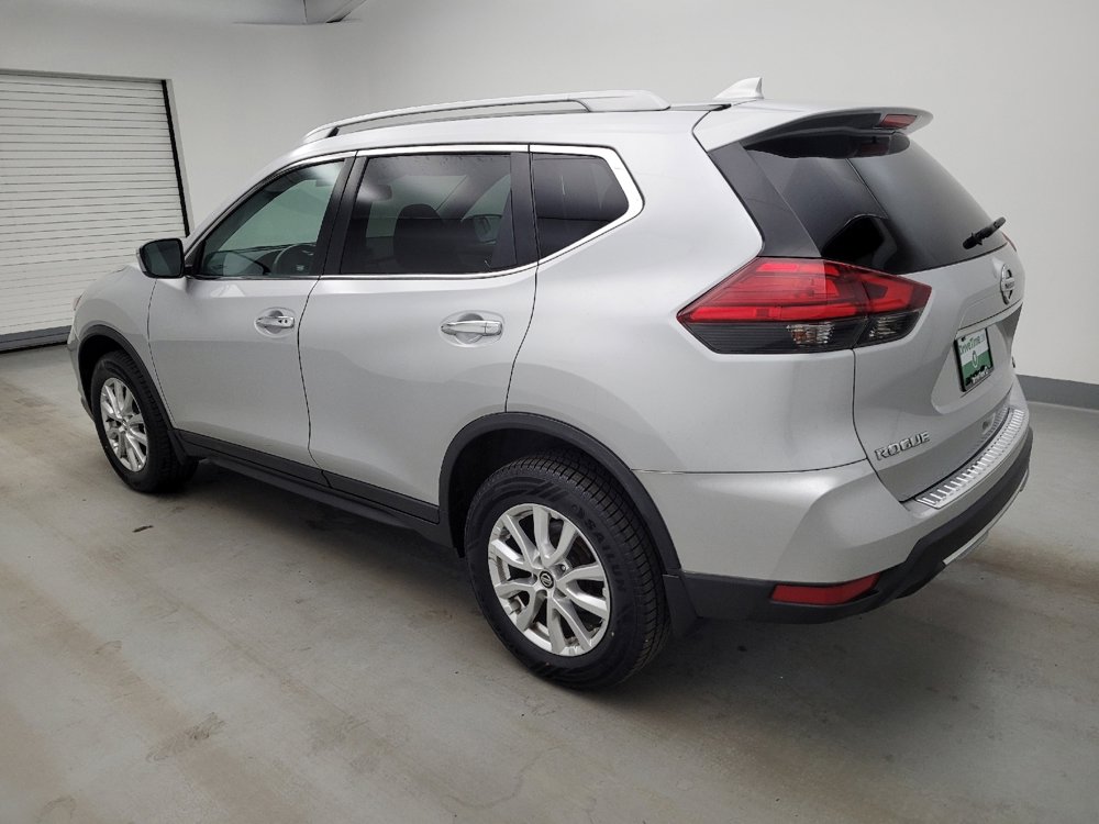 Used 2017 Nissan Rogue SV AWD/4WD image 3