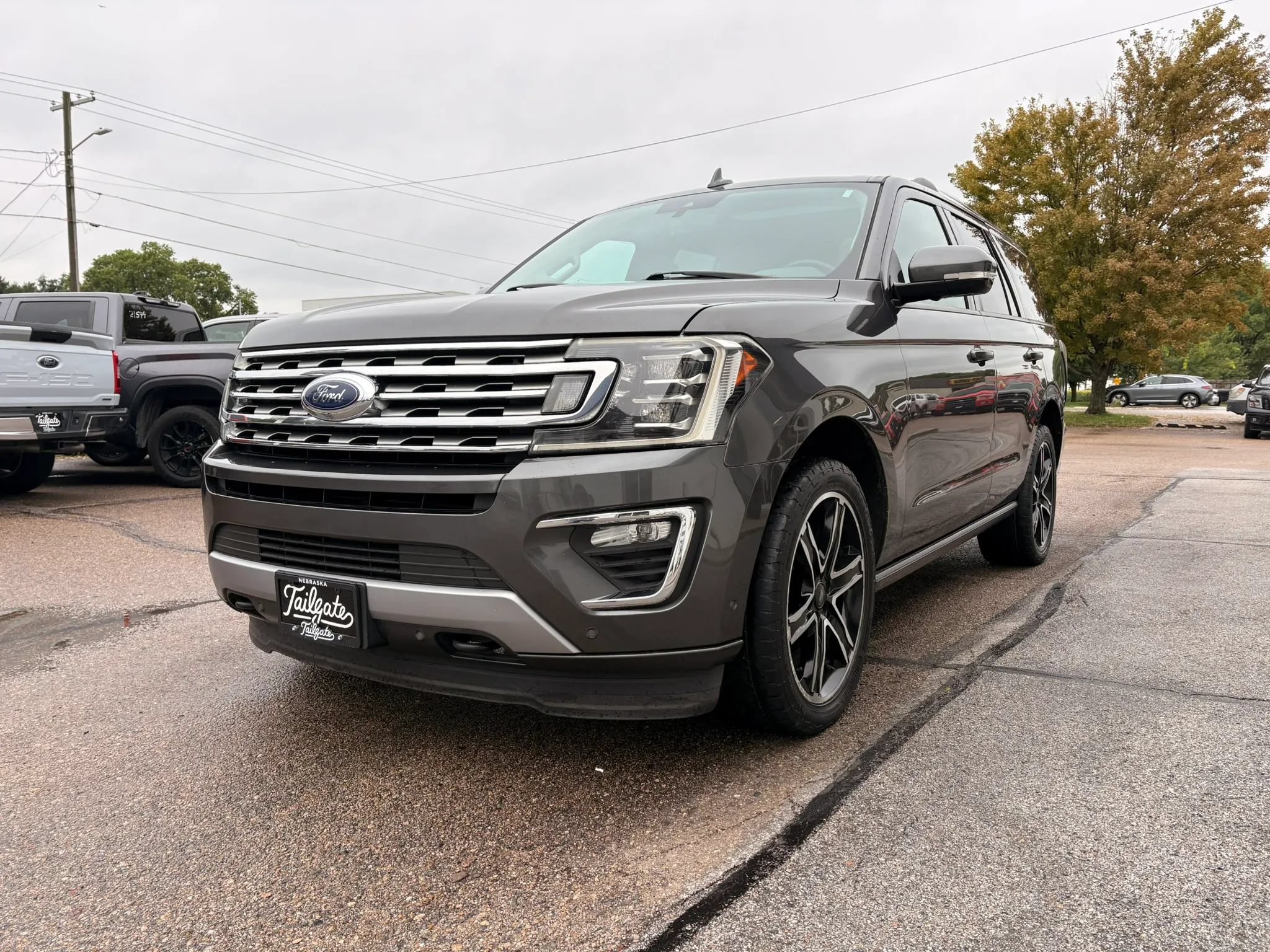 Used 2019 Ford Expedition Limited w/ Special Edition Package AWD/4WD image 4