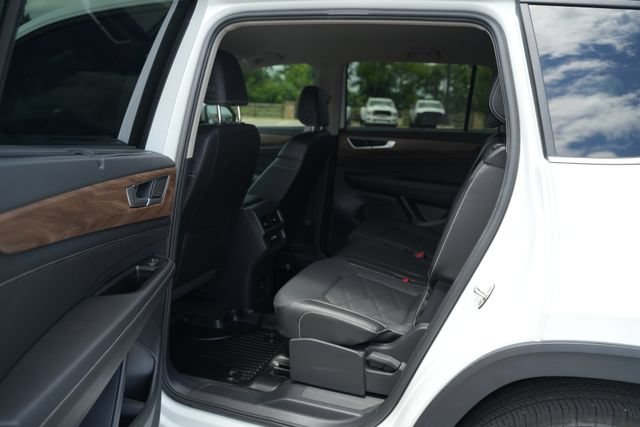 Used 2024 Volkswagen Atlas SE AWD/4WD image 15