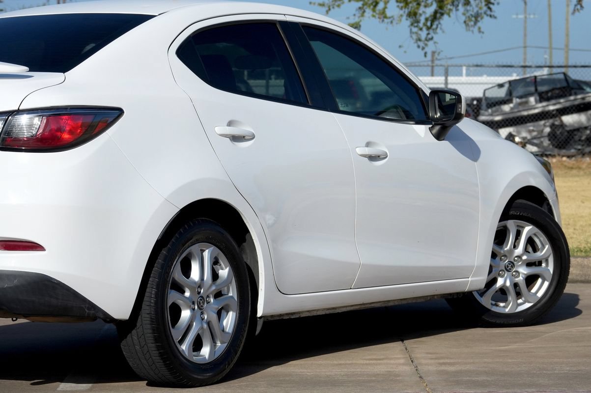 Used 2016 Scion iA FWD image 34