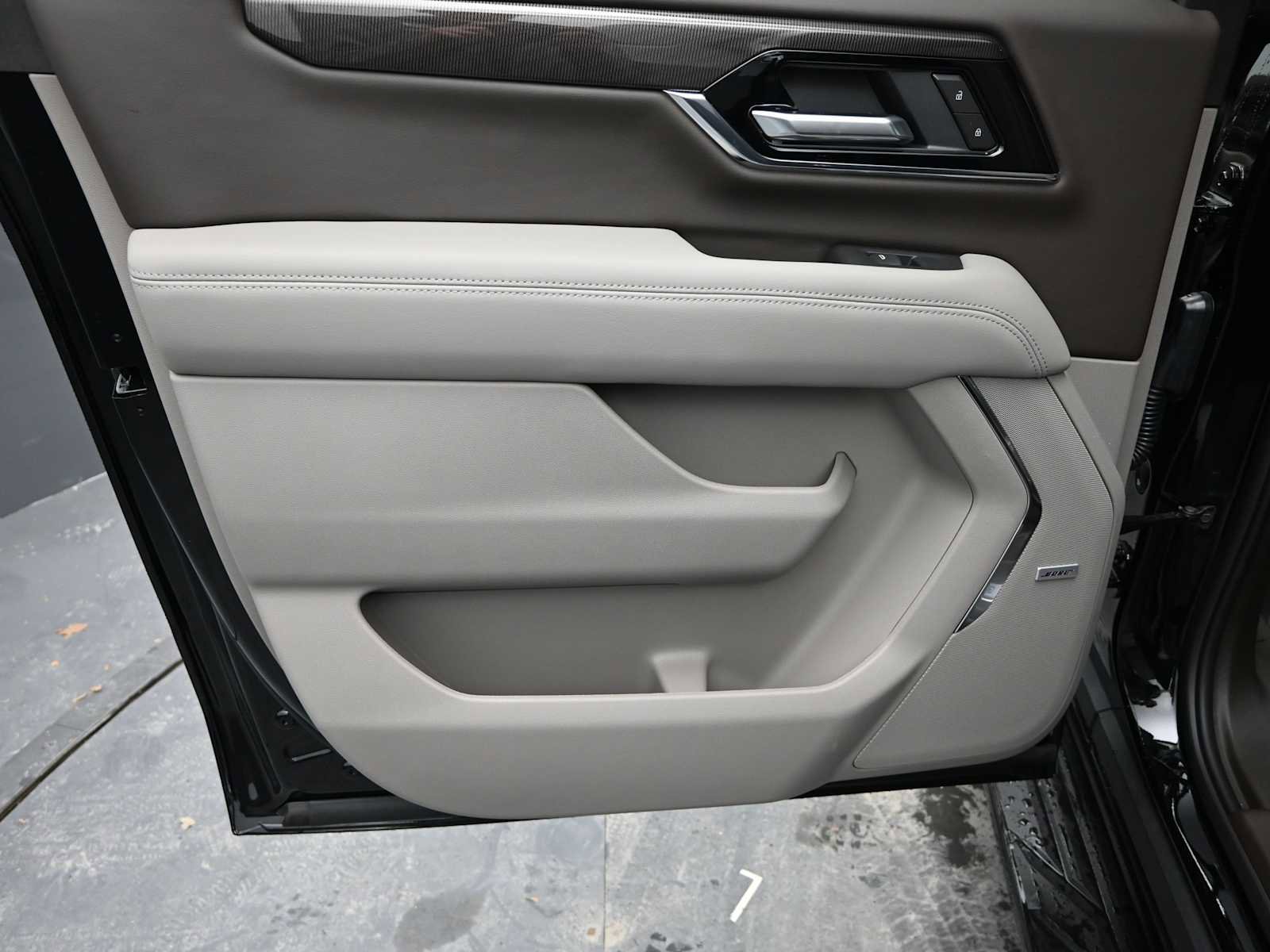 New 2026 GMC Yukon XL Elevation image 17