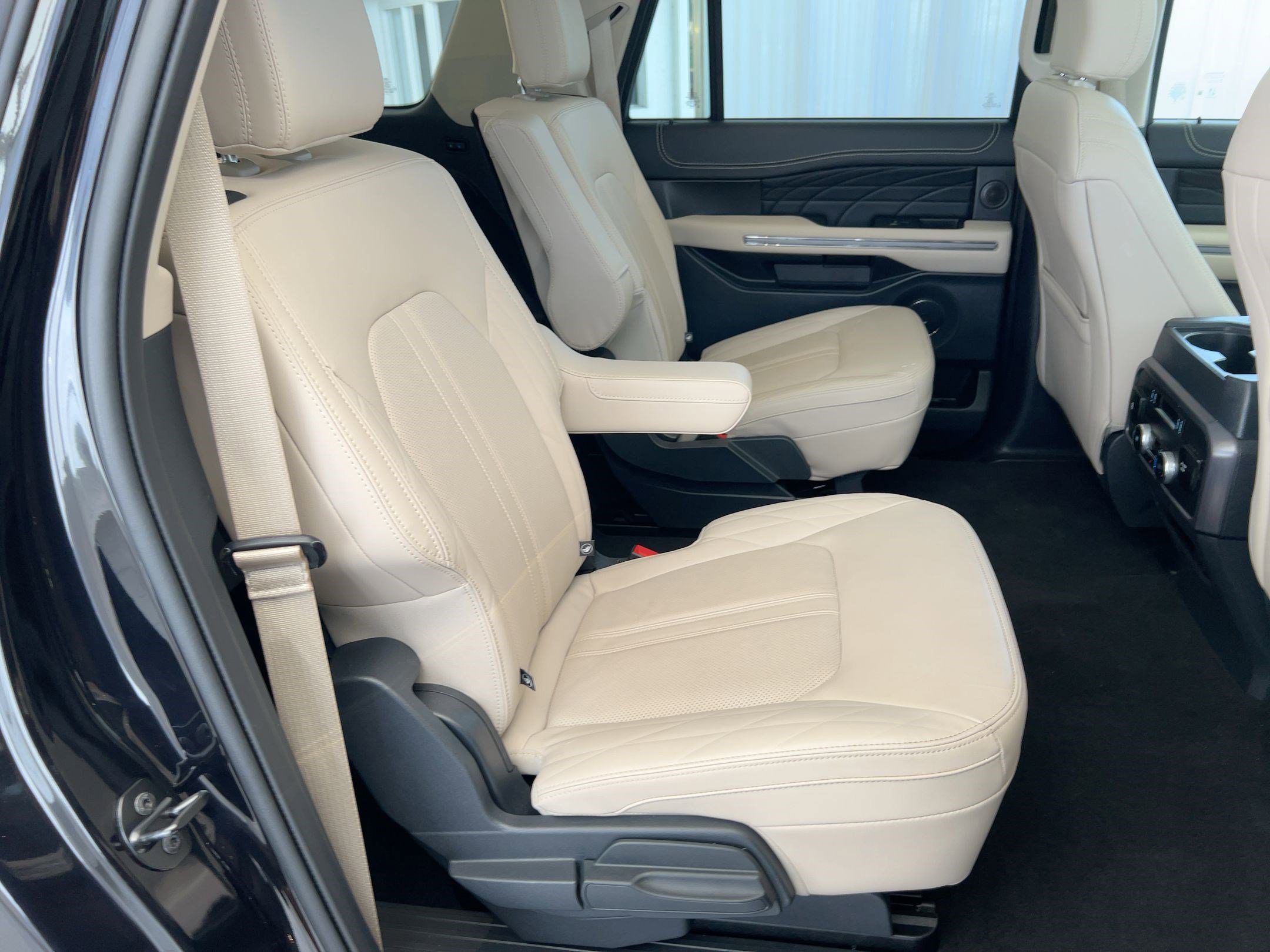 Used 2024 Ford Expedition Max Platinum image 32