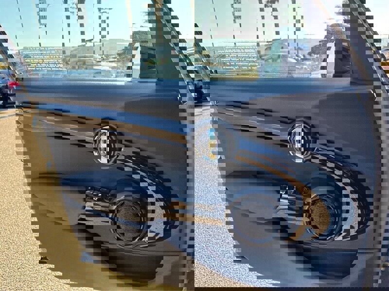 Used 2019 MINI Cooper 4-Door Hardtop w/ Signature Upholstery Package image 16