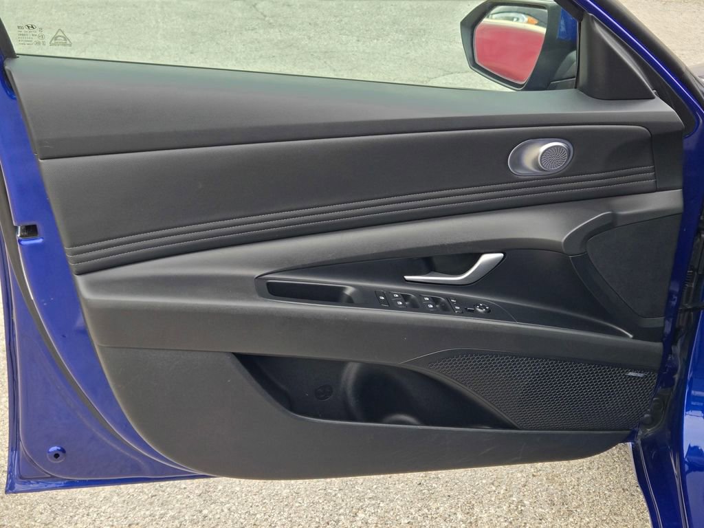 Used 2024 Hyundai Elantra Limited image 26