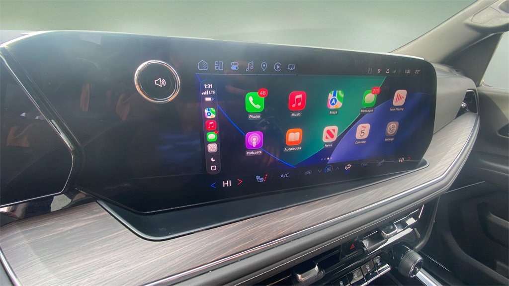 Used 2025 Chevrolet Suburban Z71 image 15