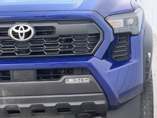 Used 2025 Toyota Tacoma TRD Off-Road AWD/4WD image 9