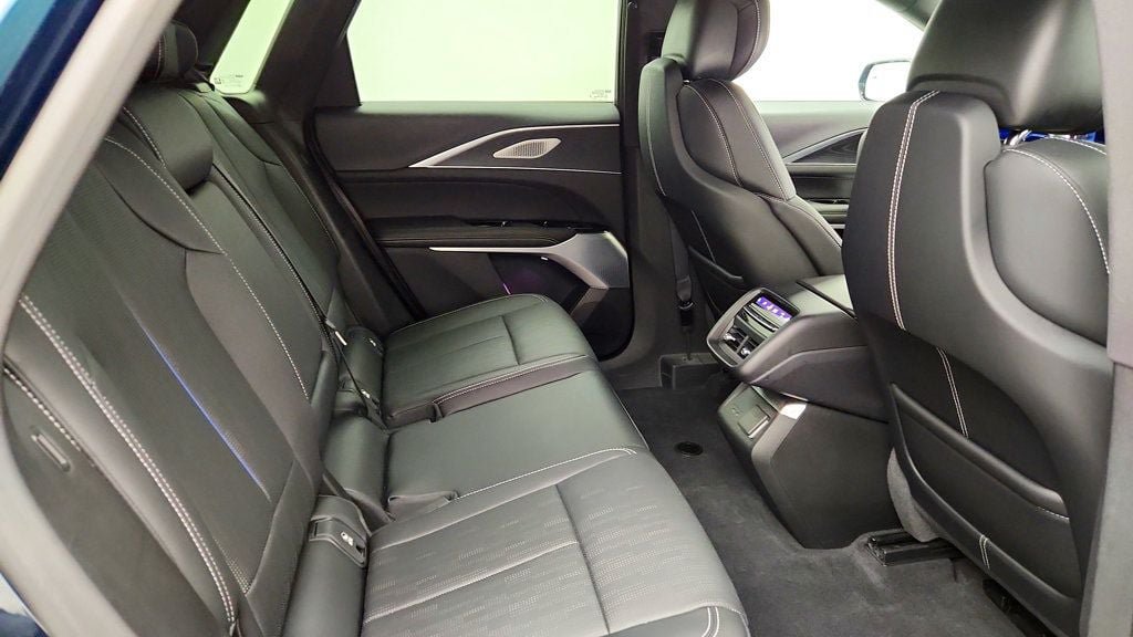 Used 2025 Cadillac Lyriq Luxury w/ LPO, Floor Liner Package AWD/4WD image 22