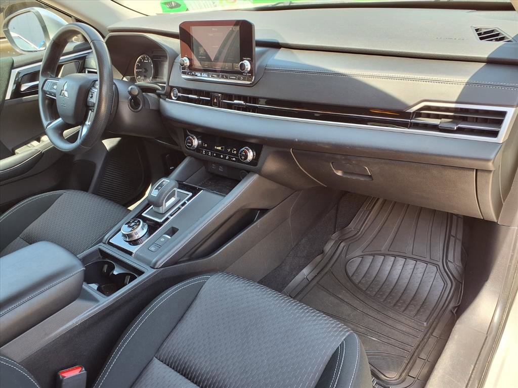 Used 2022 Mitsubishi Outlander ES image 8